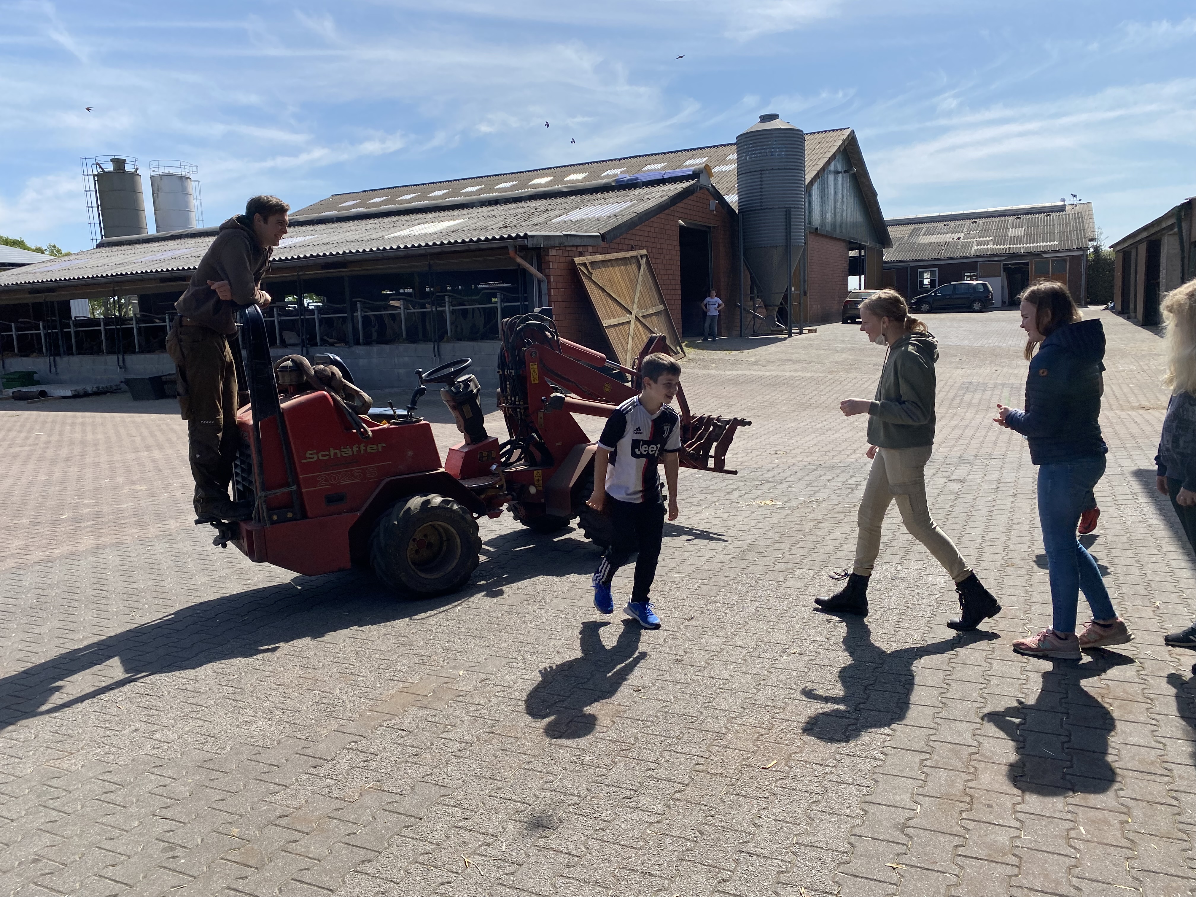 Bauernhof Radlader mehrere SuS