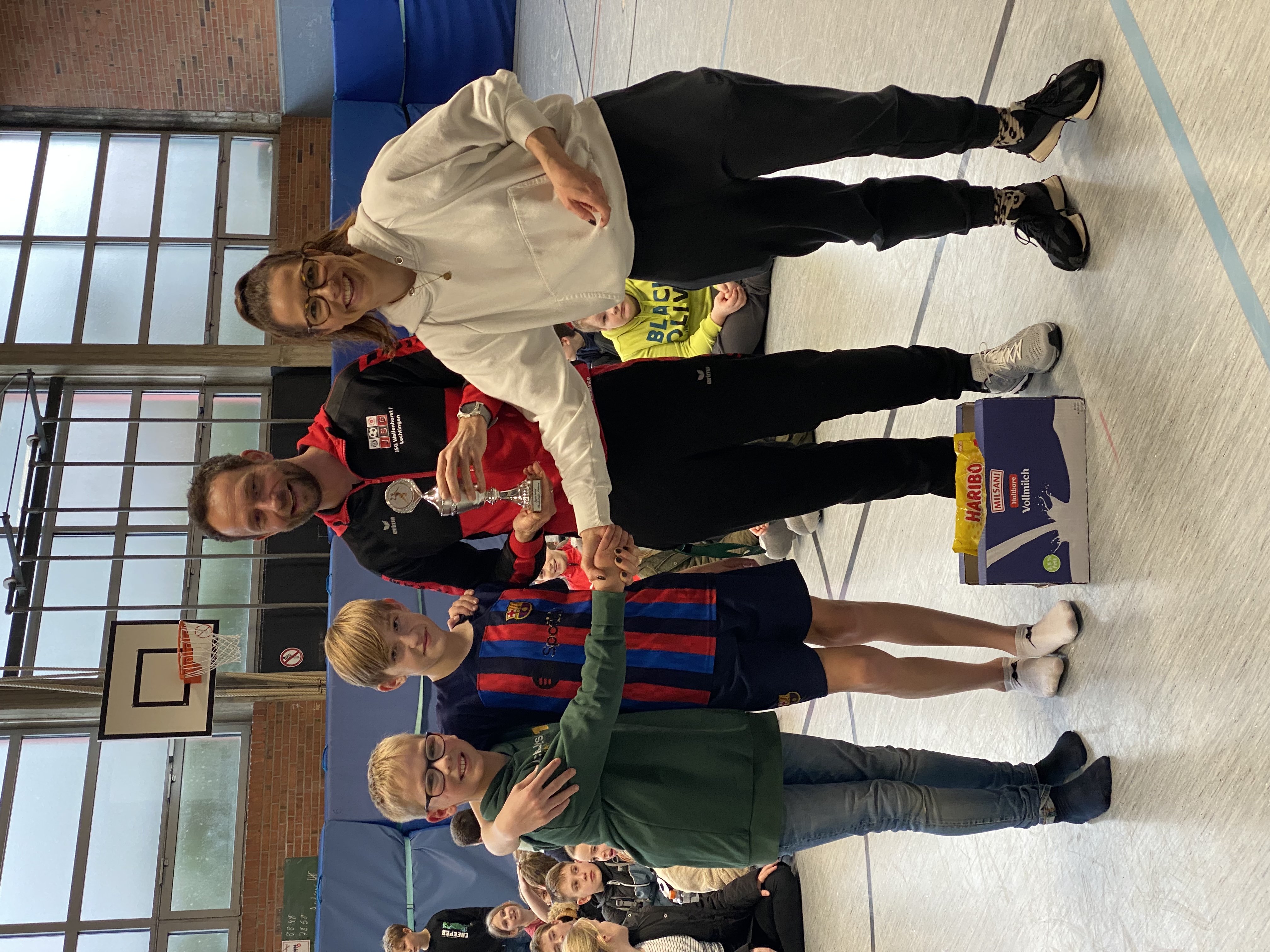 00CEF6AB AE42 4D04 81A3 C3D38280E0CF