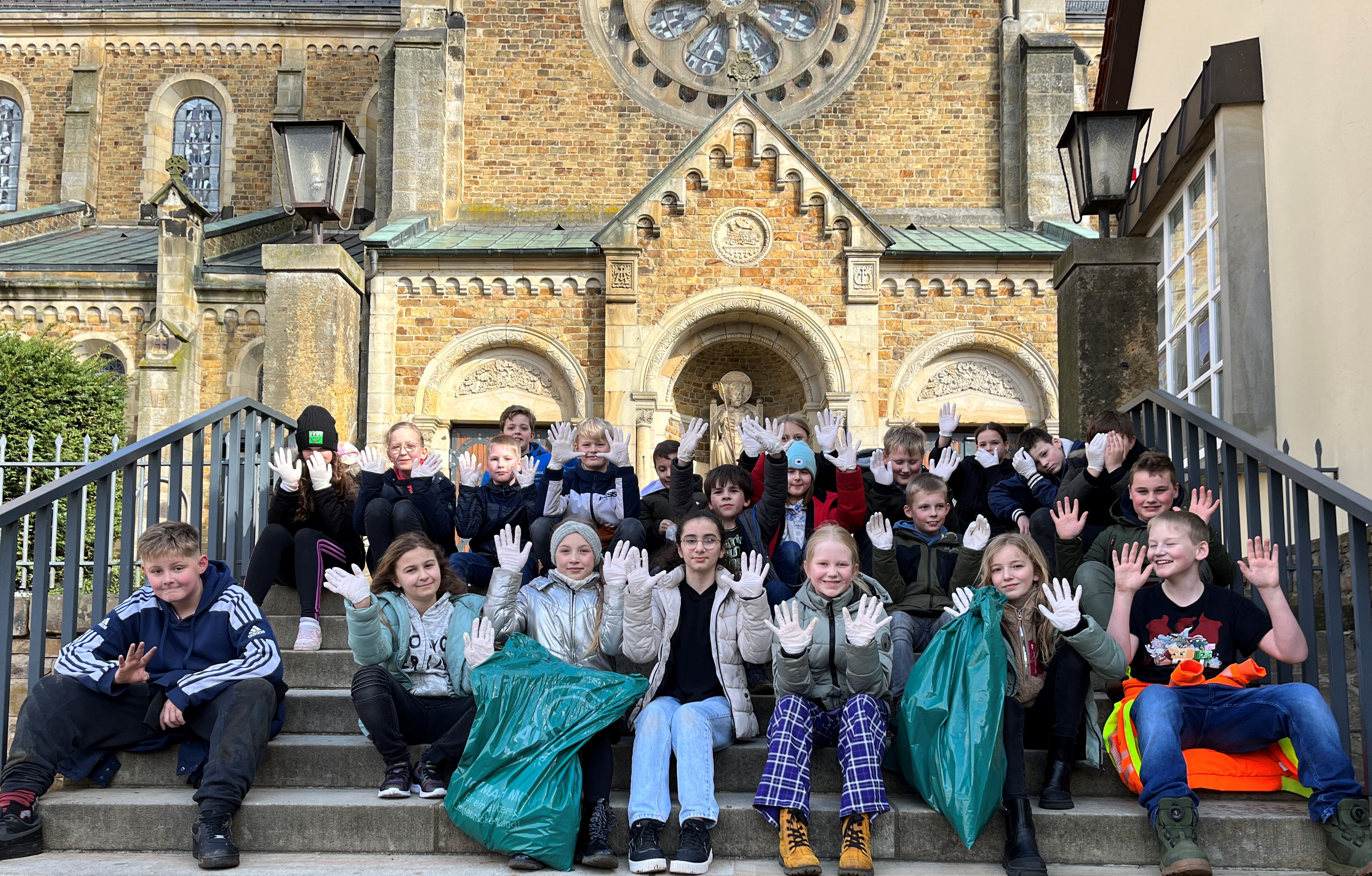 E4AA6F26 DF38 4D6B BD66 0EBE9BD05153 2